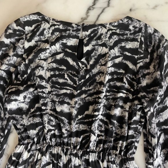 Alice + Olivia Black and White Print Long Sleeve Silk Dress - Picture 15 of 15